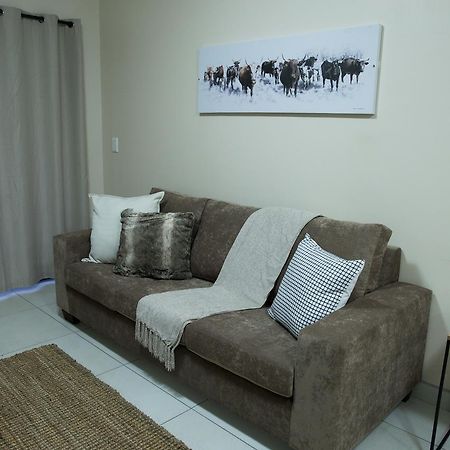 The Living Collective Apartments Питърмарицбург Екстериор снимка