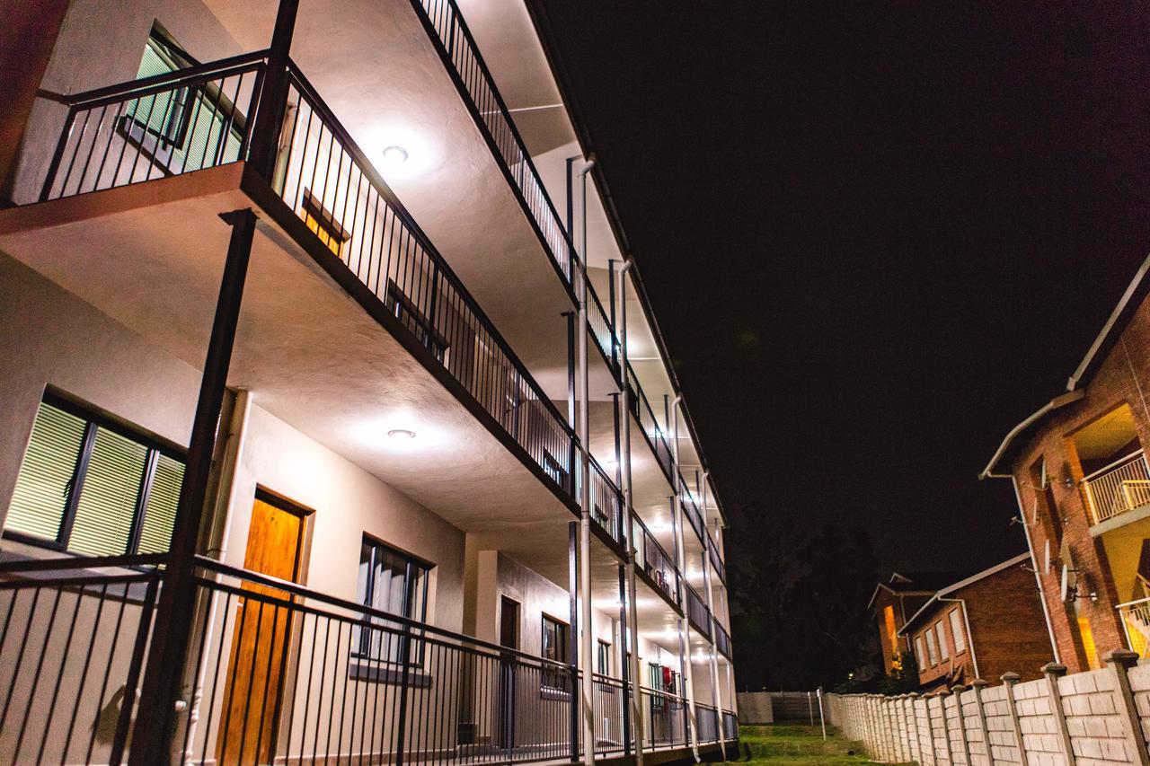 The Living Collective Apartments Питърмарицбург Екстериор снимка