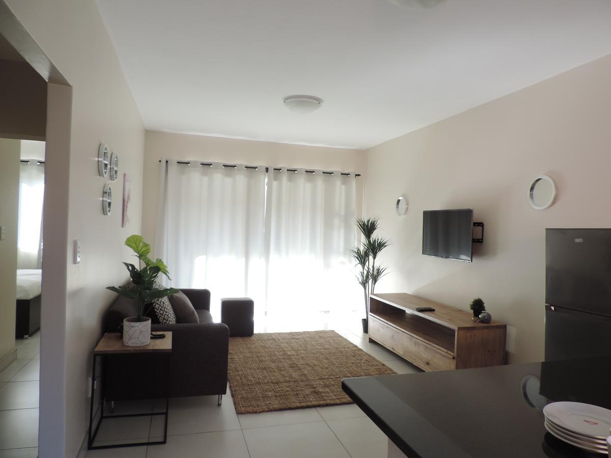 The Living Collective Apartments Питърмарицбург Екстериор снимка