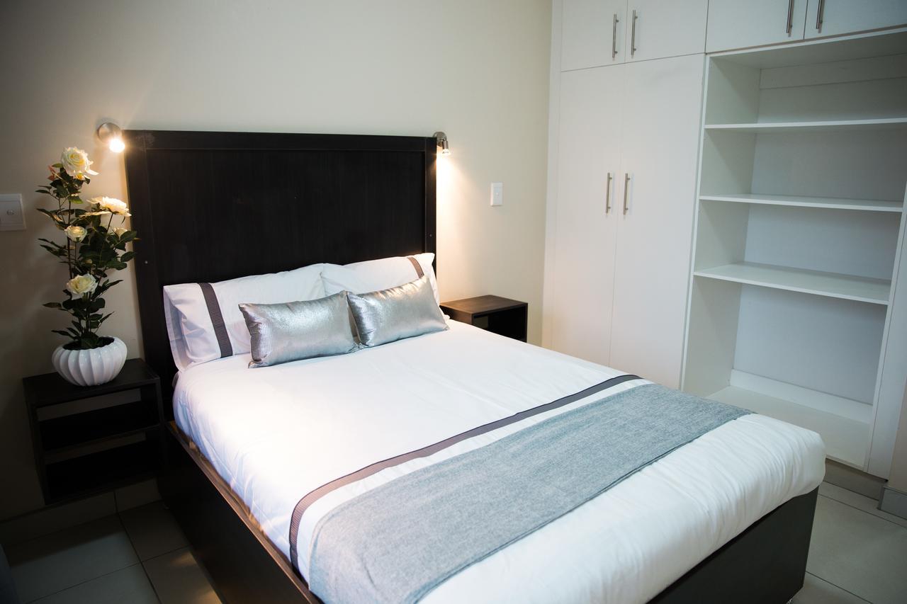 The Living Collective Apartments Питърмарицбург Екстериор снимка
